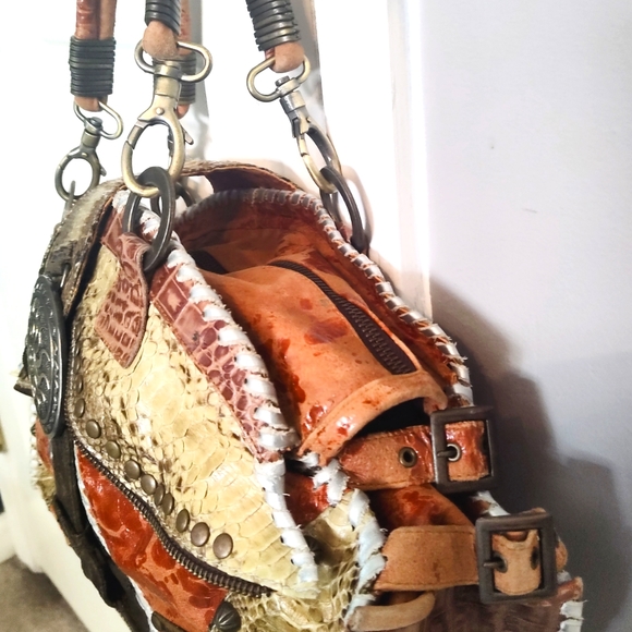 Unique, one of a kind, leather and snake skin bag by Novi Sudiono. - Picture 2 of 12